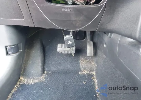 2017 Mitsubishi Outlander Es z USA, uszkodzony, nr VIN JA4AD2A37HZ030210